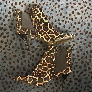 NEVER WORN Leopard Print Ankle Boots